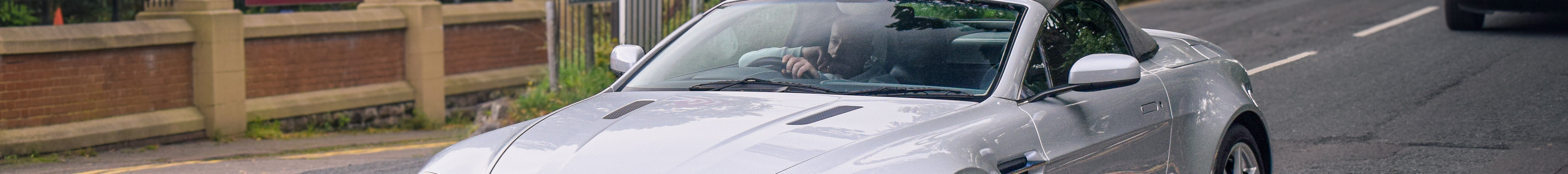 Aston Martin V8 Vantage Roadster