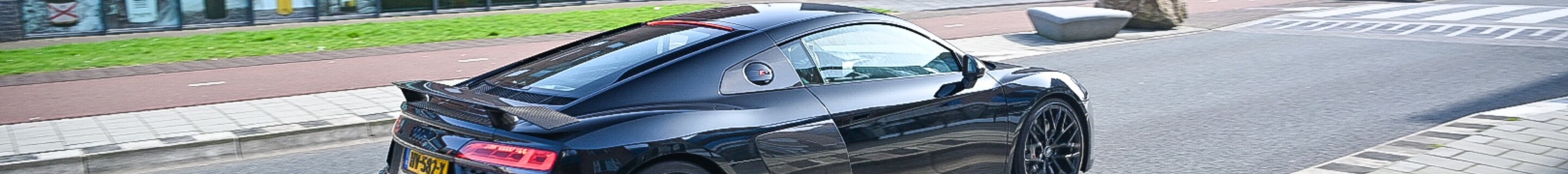 Audi R8 V10 Plus 2015