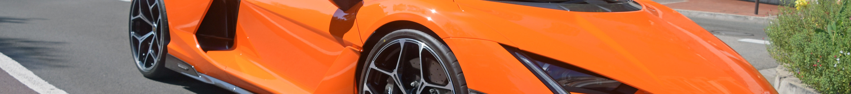 Lamborghini Revuelto