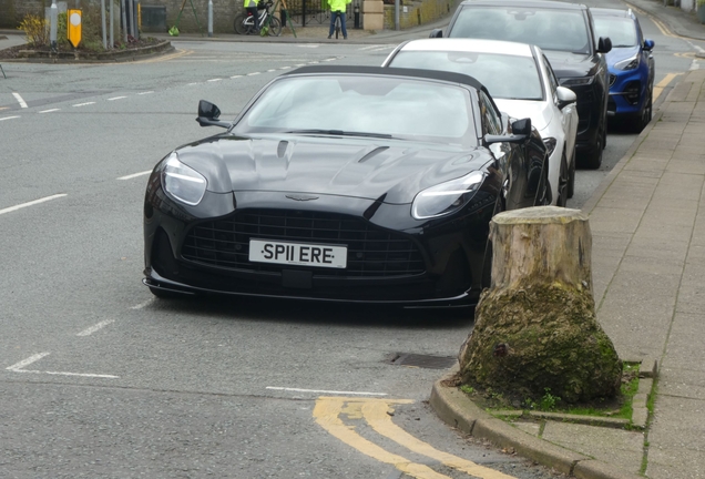 Aston Martin DB12 Volante