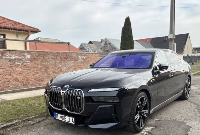 BMW M760e xDrive