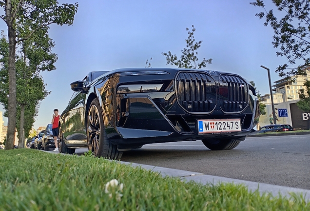 BMW M760e xDrive
