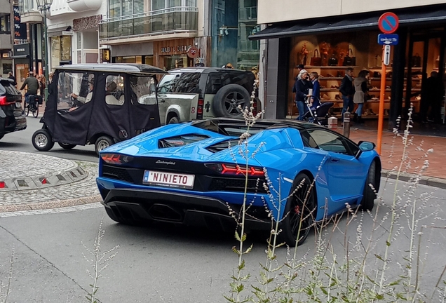 Lamborghini Aventador S LP740-4 Roadster