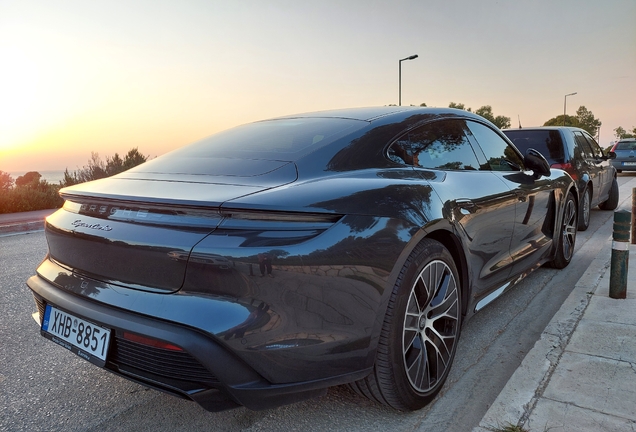 Porsche Taycan Turbo