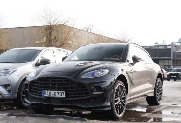 Aston Martin DBX707