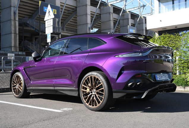 Aston Martin DBX707