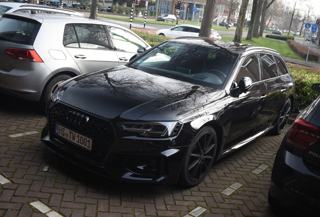 Audi RS4 Avant B9