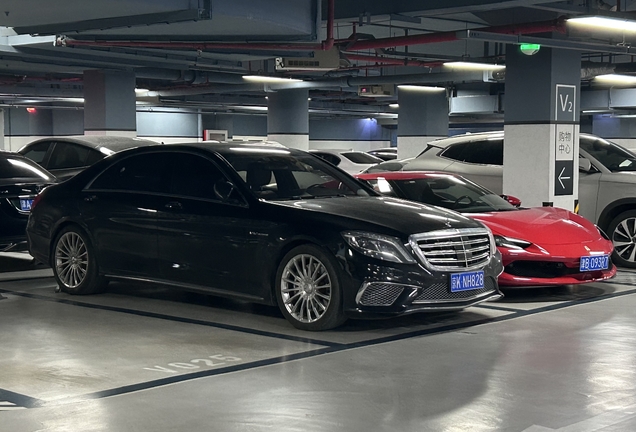 Mercedes-Benz S 65 AMG V222