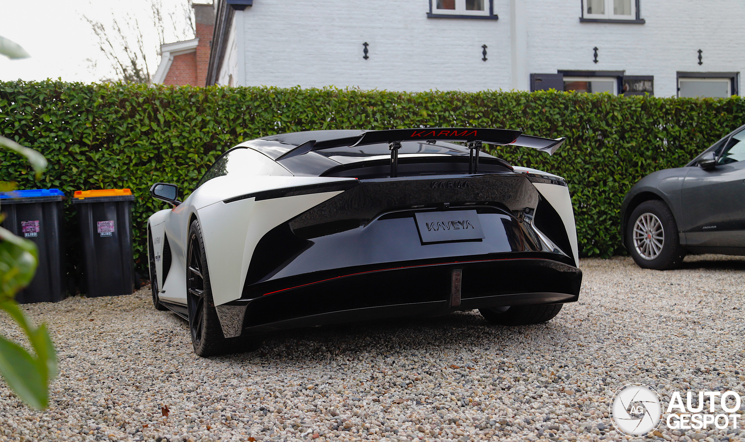 Primeur op de site: Karma Kaveya