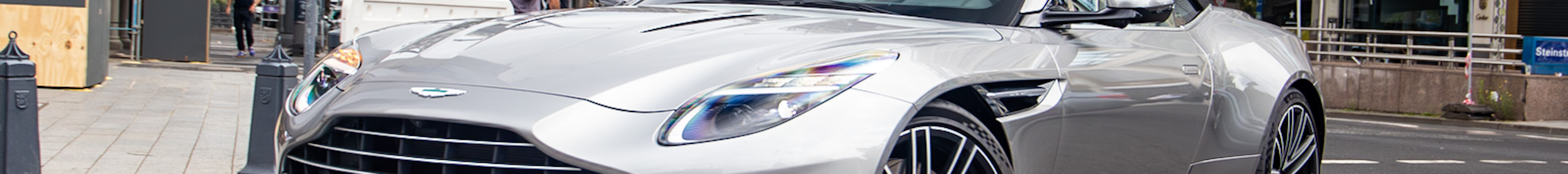 Aston Martin DB12 Volante