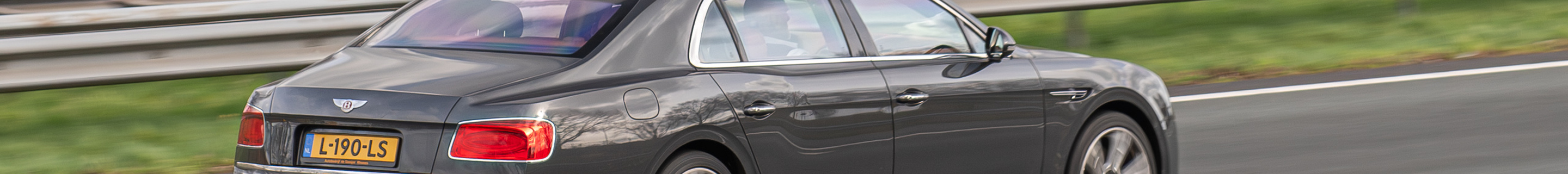 Bentley Flying Spur V8