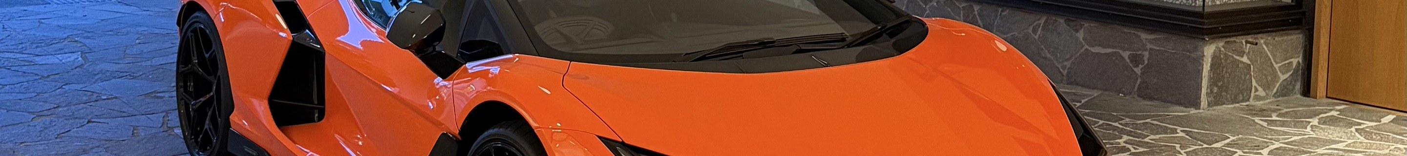 Lamborghini Revuelto