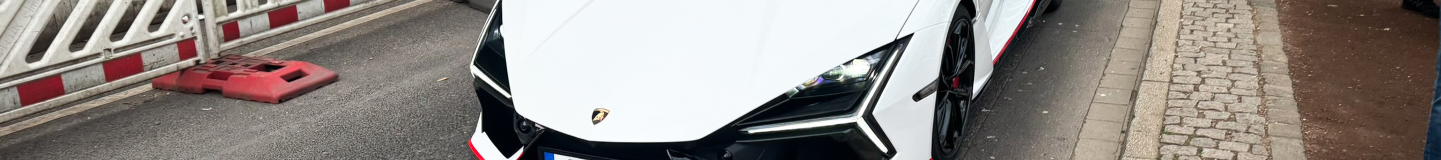 Lamborghini Revuelto