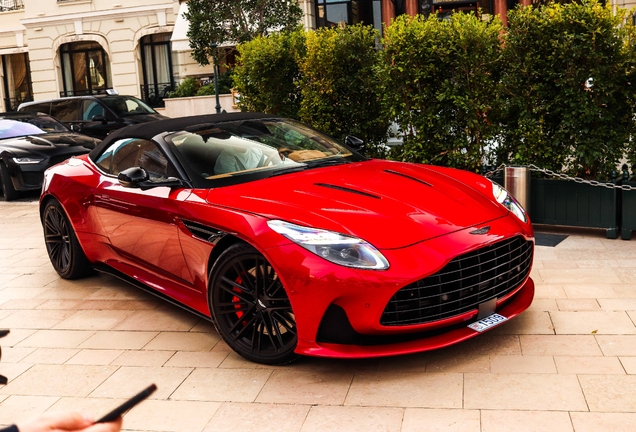 Aston Martin DB12 Volante