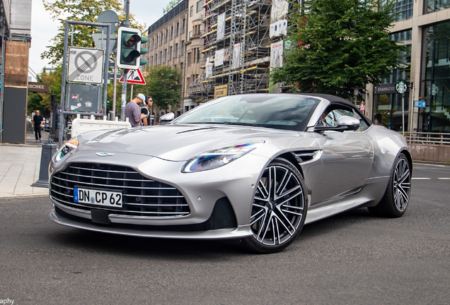 Aston Martin DB12 Volante