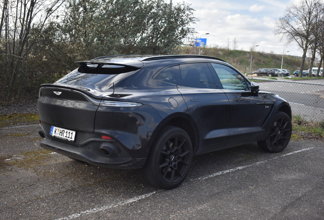 Aston Martin DBX