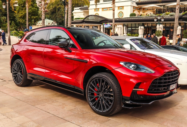 Aston Martin DBX707