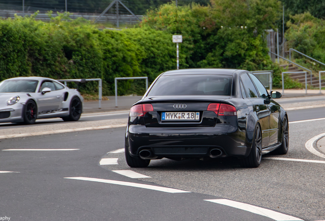 Audi RS4 Sedan