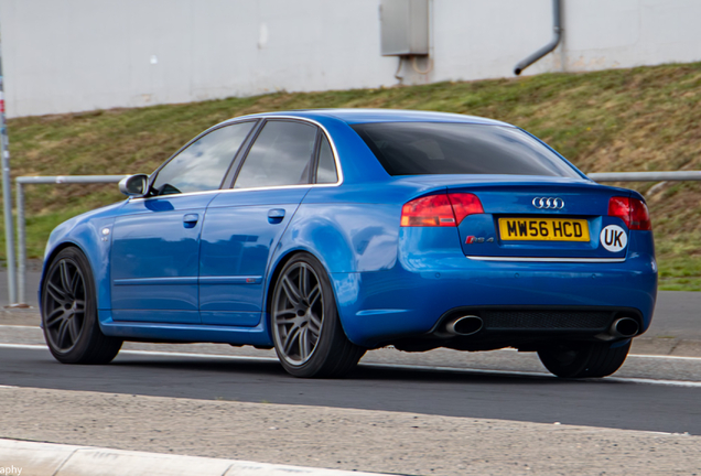 Audi RS4 Sedan