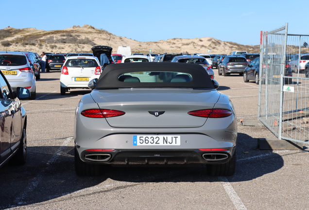 Bentley Continental GTC 2025