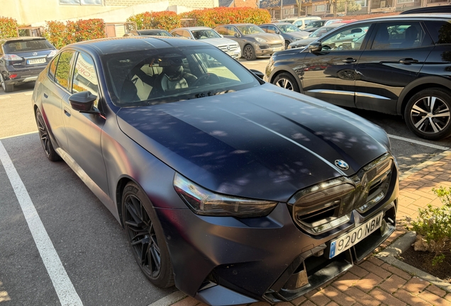 BMW M5 G90
