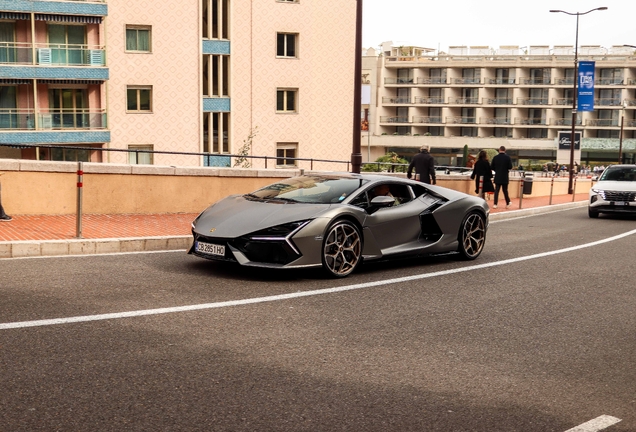 Lamborghini Revuelto