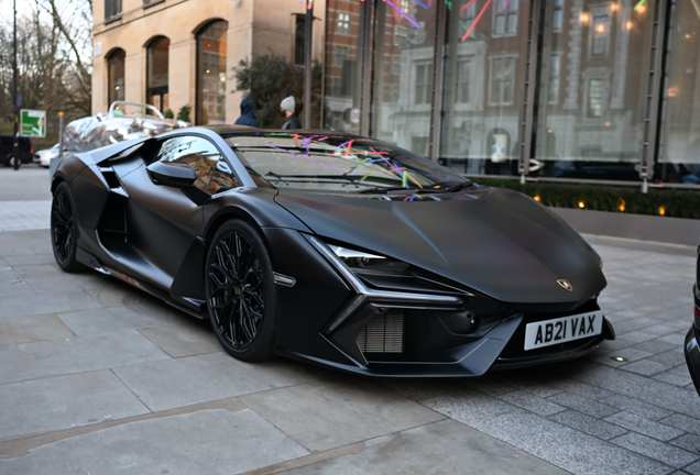 Lamborghini Revuelto