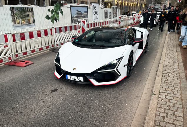 Lamborghini Revuelto
