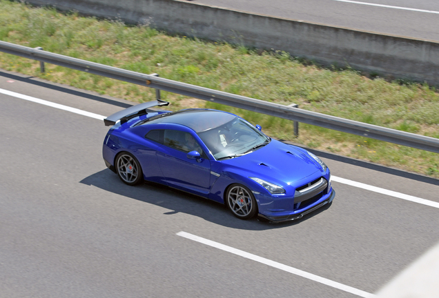 Nissan GT-R