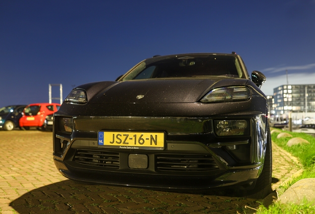 Porsche Macan EV Turbo