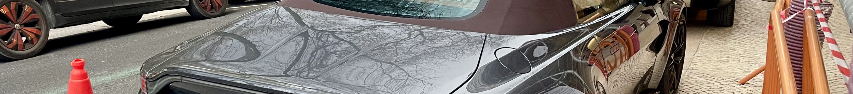 Aston Martin V8 Vantage Roadster 2020