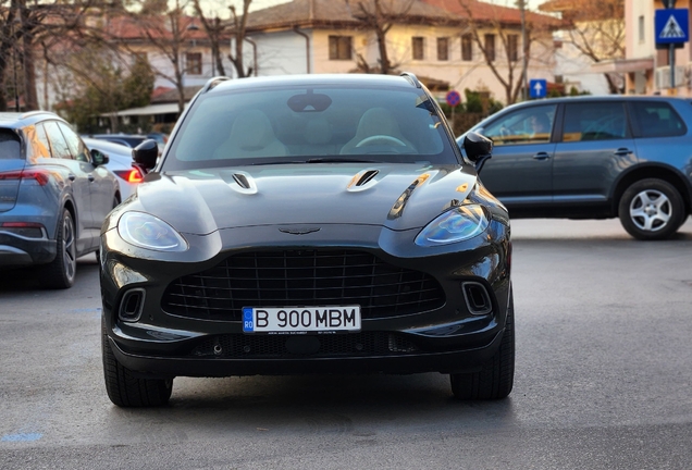 Aston Martin DBX