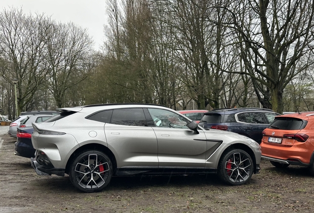 Aston Martin DBX707
