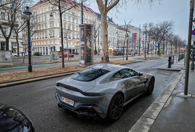 Aston Martin V8 Vantage 2018
