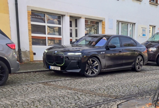 BMW M760e xDrive