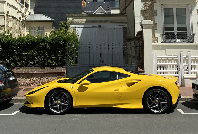 Ferrari F8 Tributo