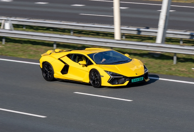 Lamborghini Revuelto