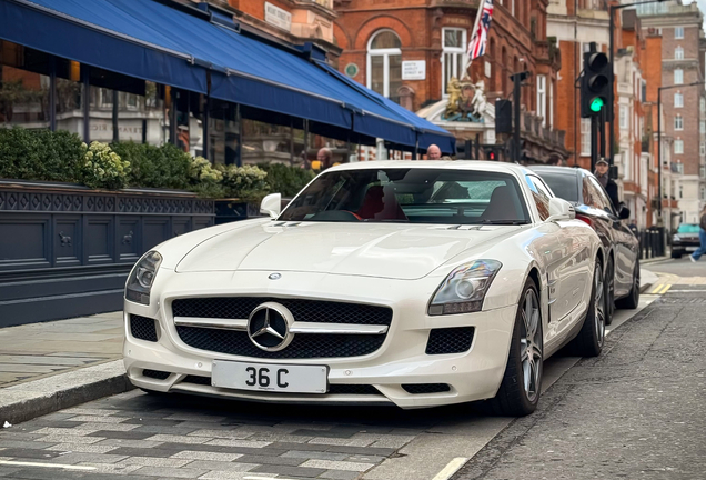 Mercedes-Benz SLS AMG