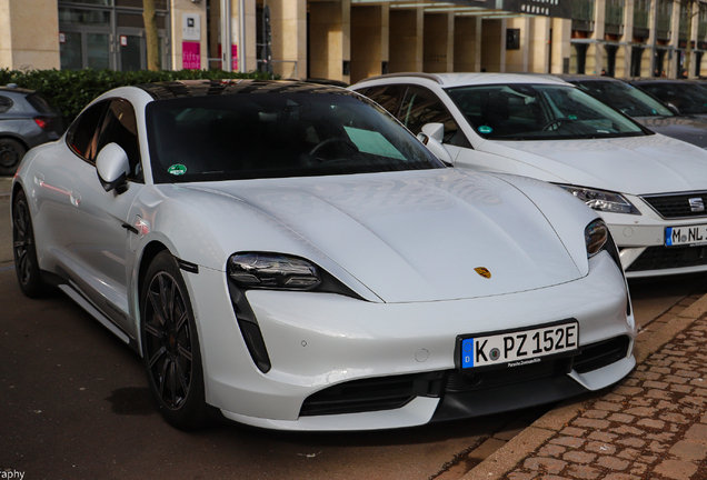 Porsche Taycan Turbo
