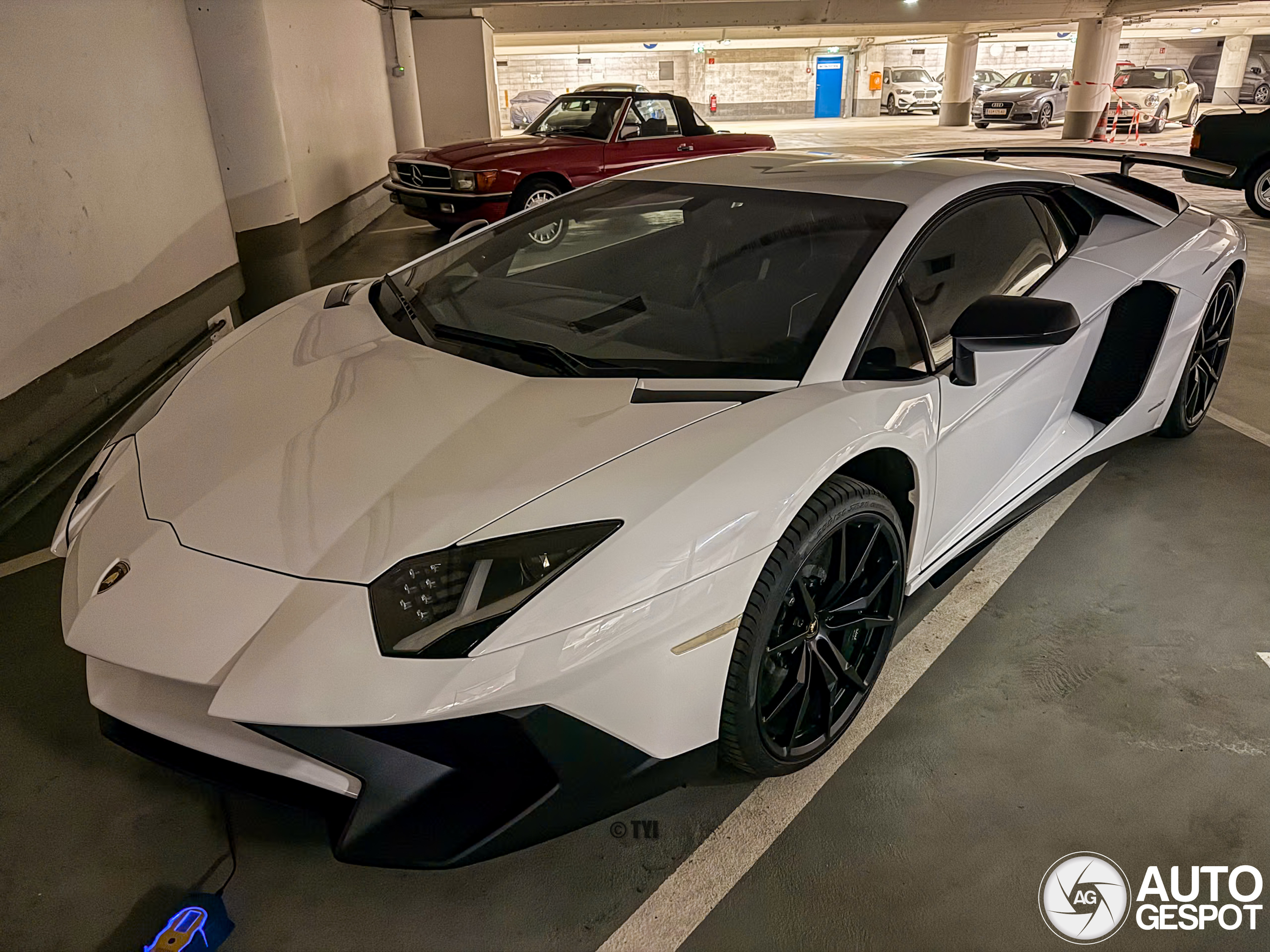 Lamborghini Aventador LP700-4