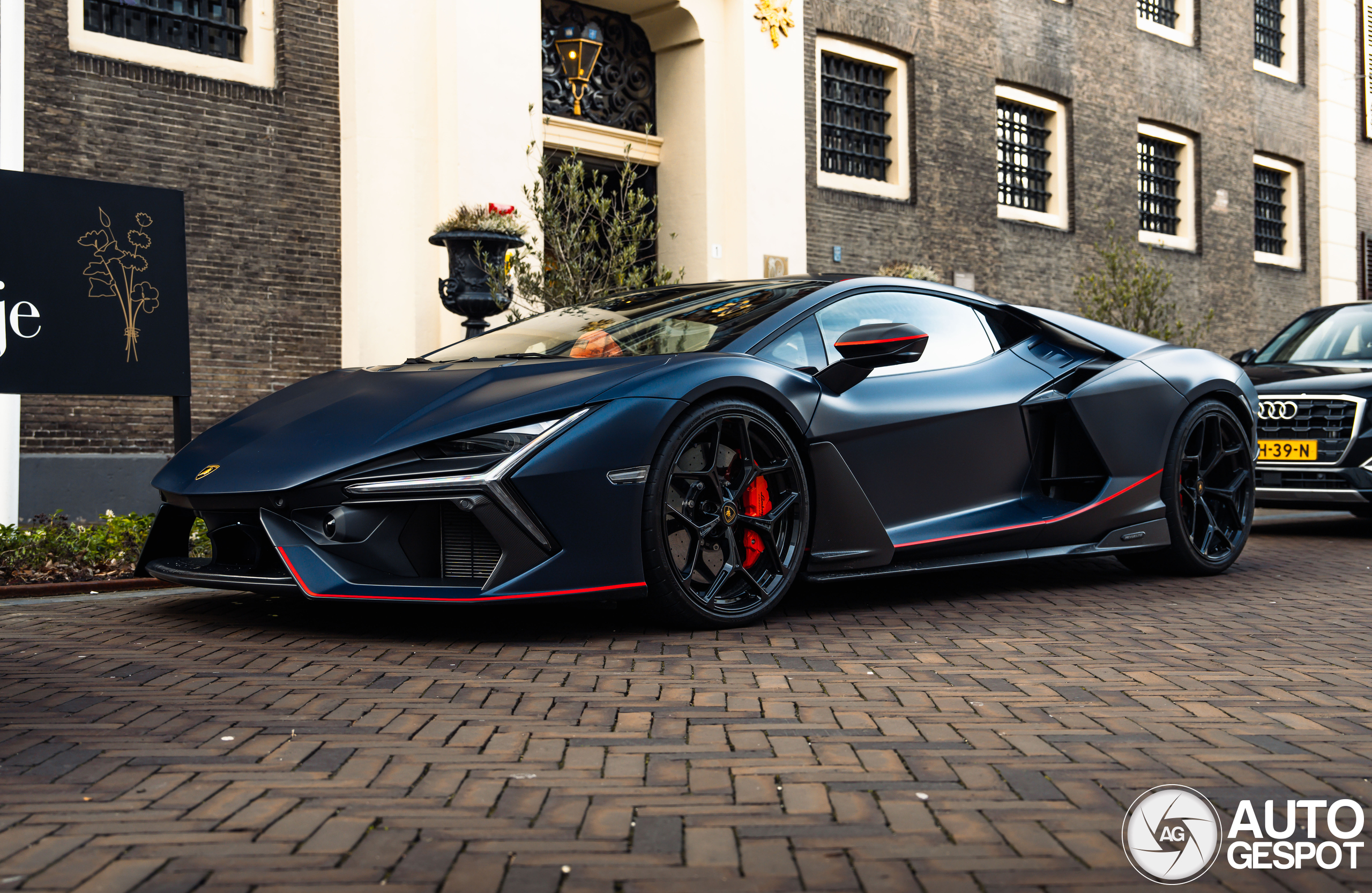 Spot van de dag: Lamborghini Revuelto