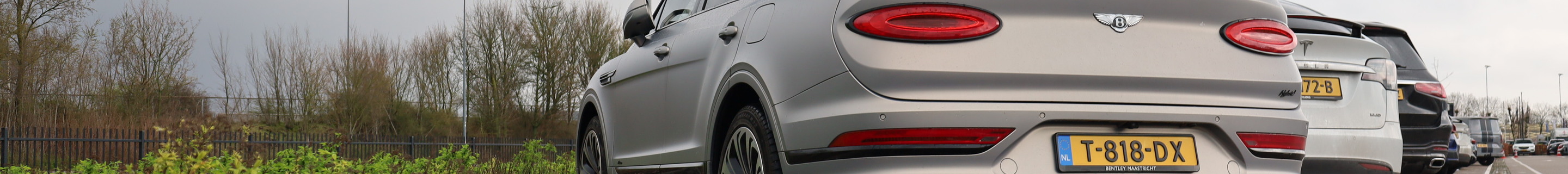 Bentley Bentayga Hybrid Azure