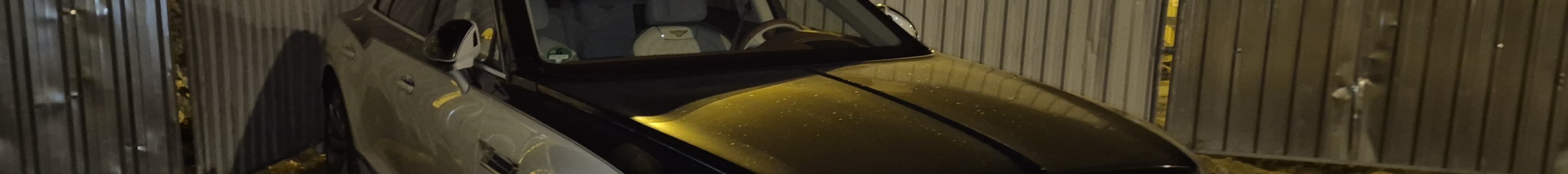 Bentley Flying Spur V8 Azure