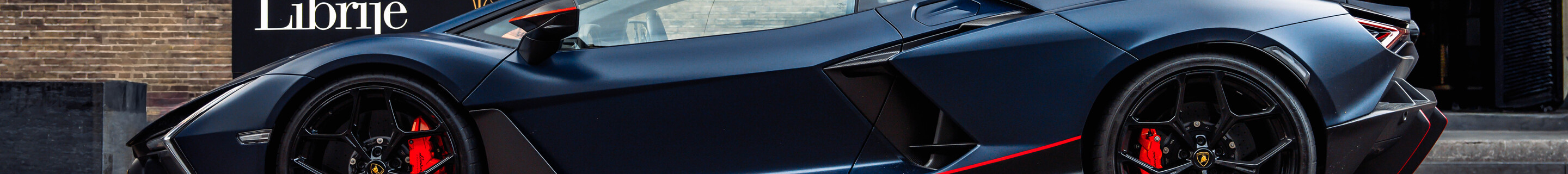 Lamborghini Revuelto