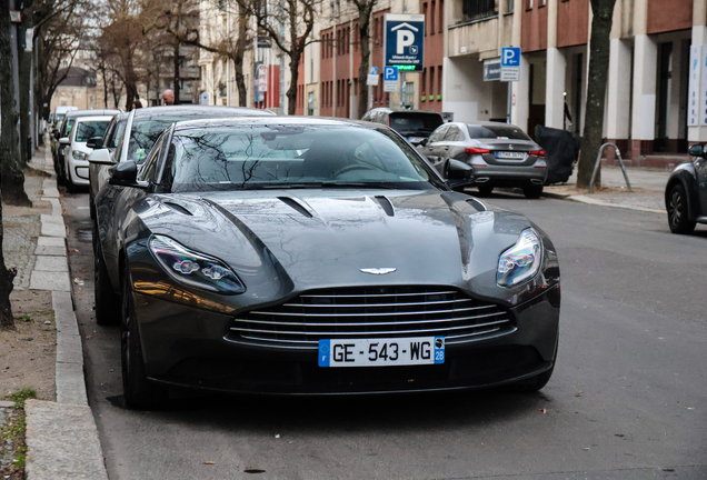 Aston Martin DB11 AMR