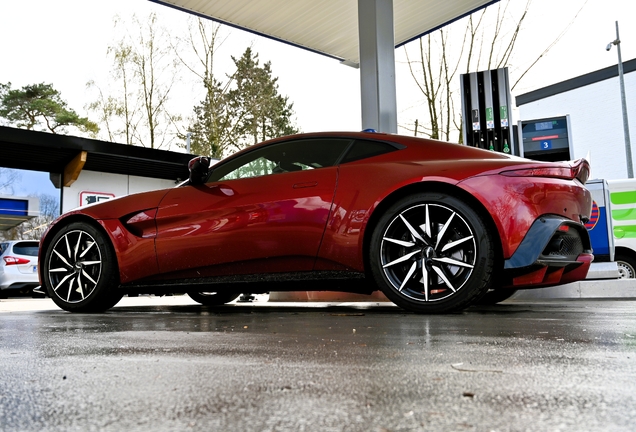 Aston Martin V8 Vantage 2018