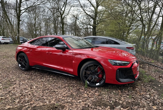 Audi RS E-Tron GT 2025