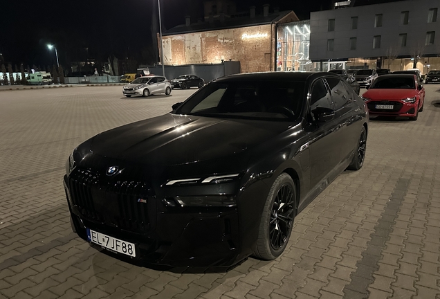 BMW M760e xDrive