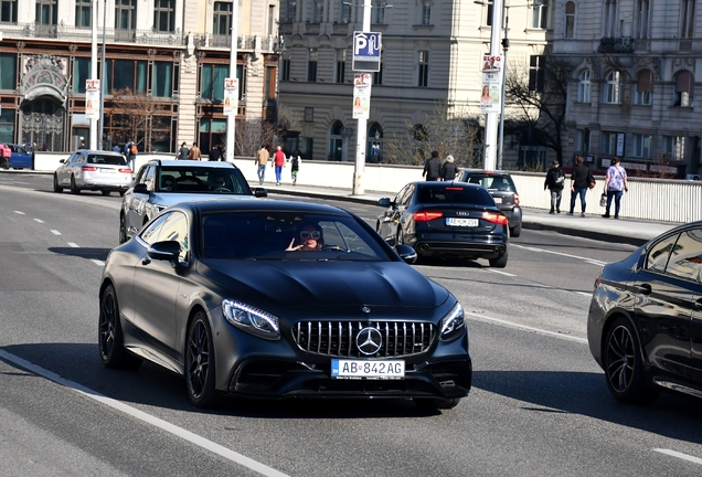 Mercedes-AMG S 63 Coupé C217 2018 Yellow Night Edition