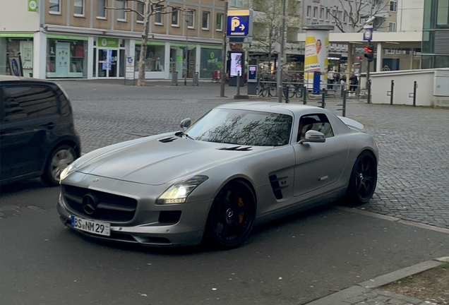 Mercedes-Benz SLS AMG